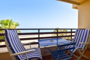 Excelente piso sobre el mar con garaje Estepona